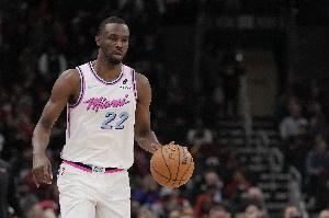 状态不错！维金斯半场9中6拿到15分4板3助1断 正负值+14